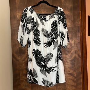 Old Navy smocked tunic ready for easy breezy spring and summer days!